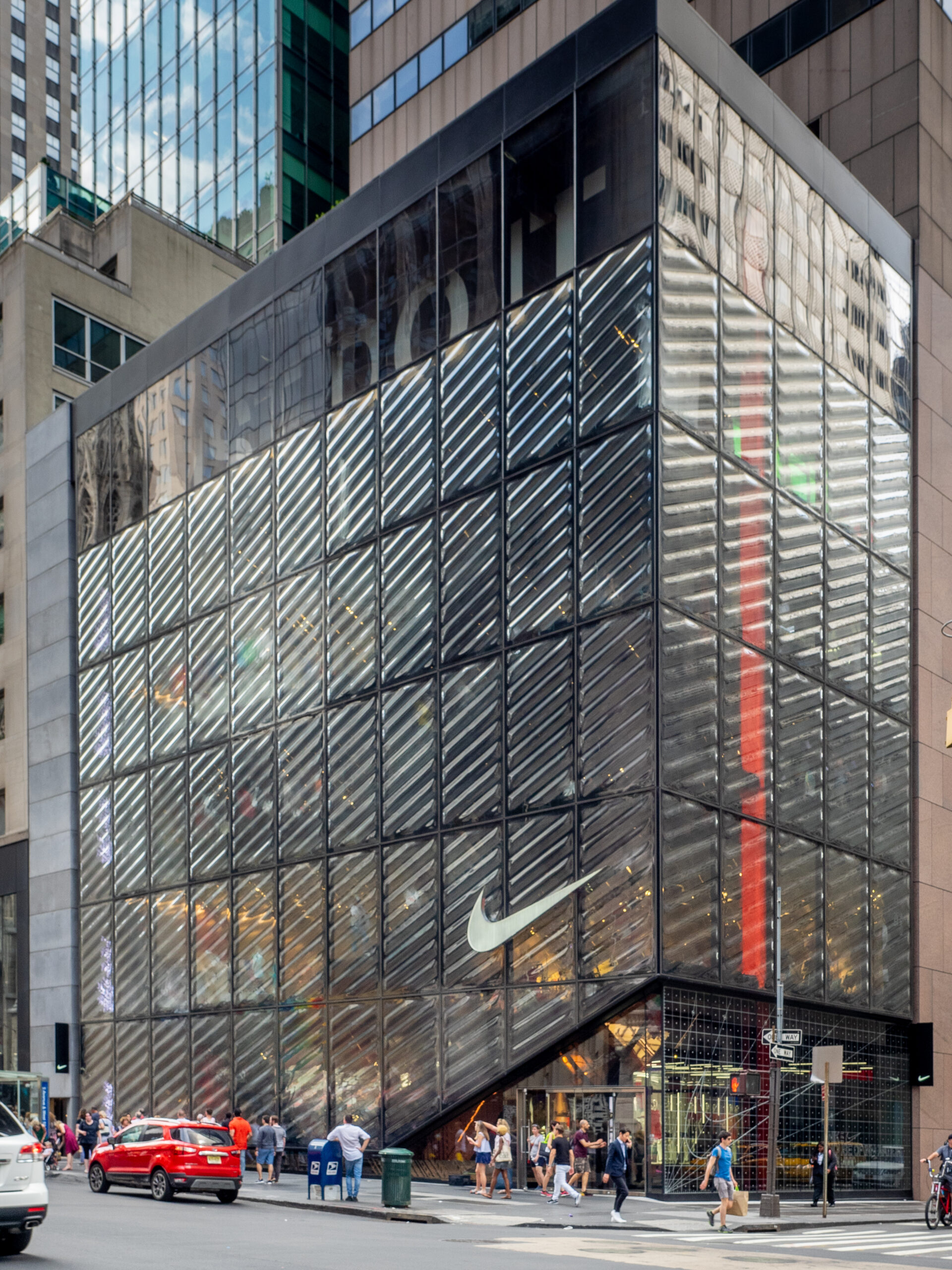 Nike Inc. (NYSE:NKE) Company Report